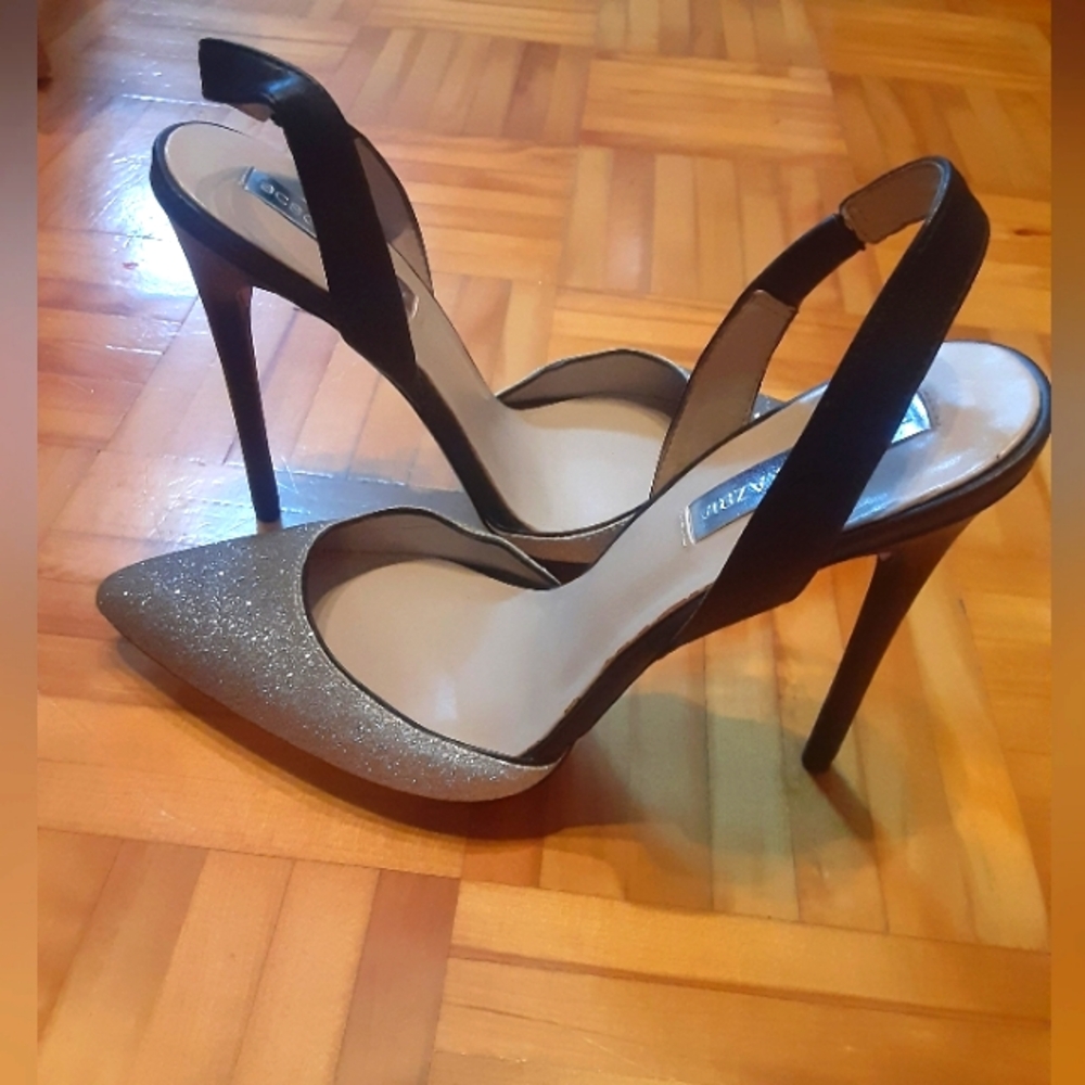 BCBGMAXAZRIA    Elegant Black and Silver Stilettos.New.Size 37,5